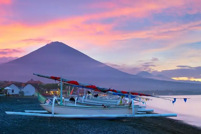 Distance from Bali Airport to Amed
