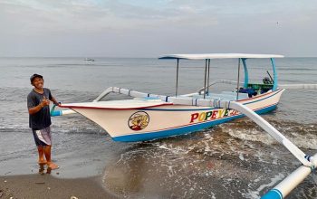 Rent a Boat in Lovina for Dolphin Watching