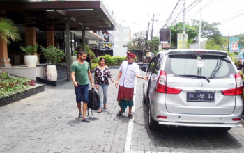 Taxi from Denpasar Air Port To Amed