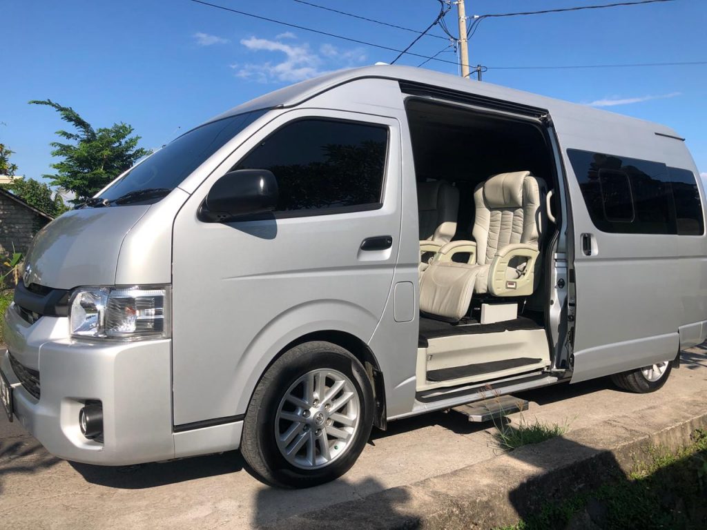 Sewa Mobil Kapasitas 15 Orang di Bali