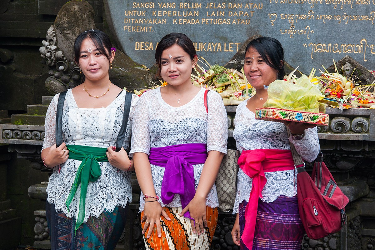 Female Tour Guide Service in Bali