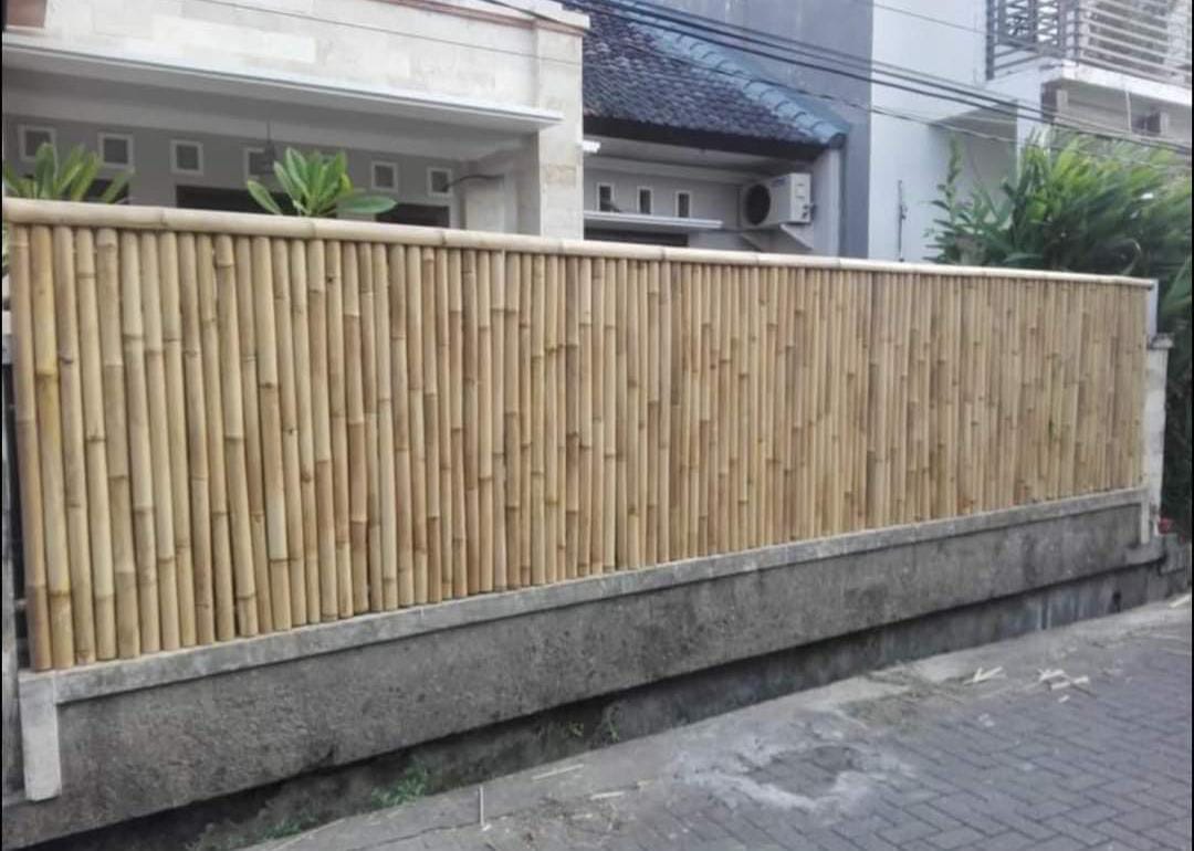 Tukang pagar Bambu di Denpasar