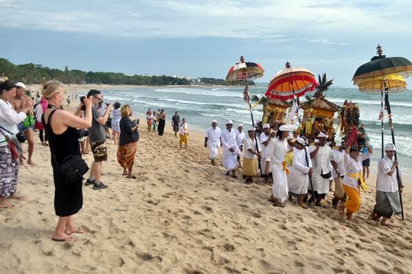 German Tour Guide Service in Bali