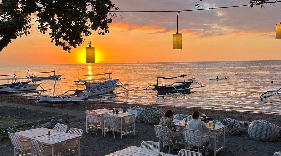 Restaurants Near Lovina Beach