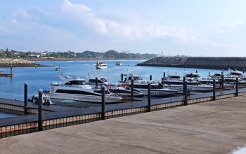 Taxi desde el aeropuerto de Bali hasta el puerto de Sanur.